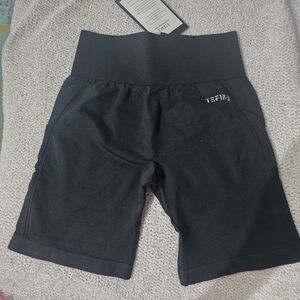 Seamless Black High-Waisted Biker Shorts